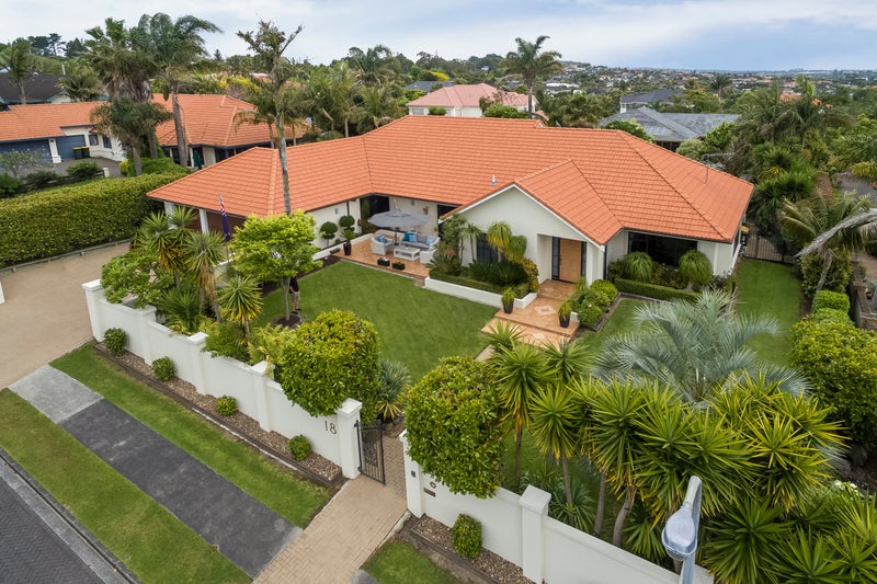 40 Royalle Mews, Botany Downs, Auckland - Carousel 2