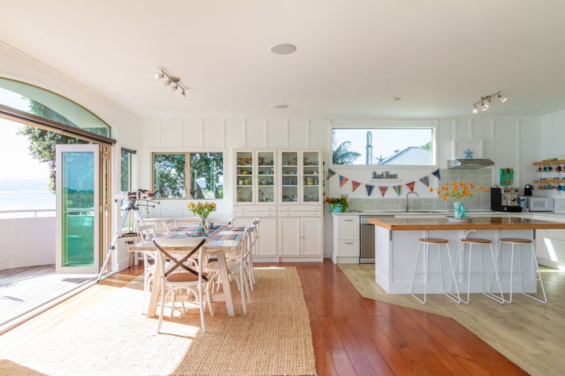 233 Marine Parade, Eastbourne, Lower Hutt - Carousel 2
