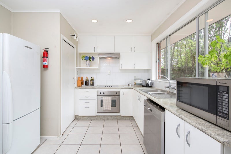 18 Baringa Place, Botany Downs, Auckland - Carousel 10