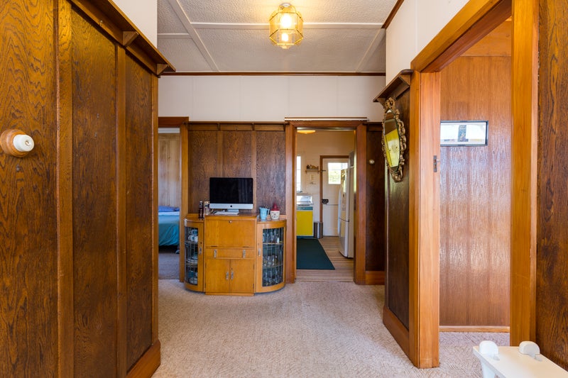 21 Townsend Road, Miramar, Wellington - Carousel 2