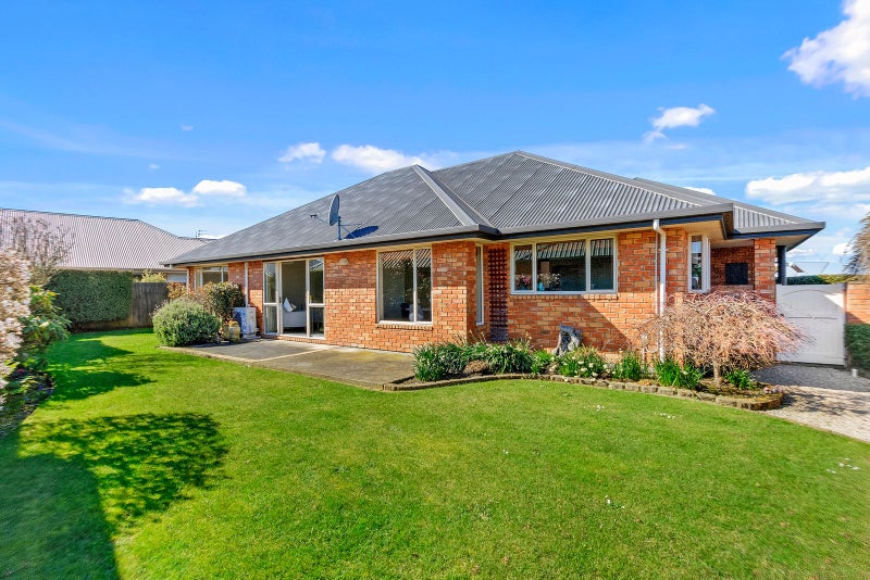 1A Glencullen Drive, Casebrook, Christchurch - Carousel 1