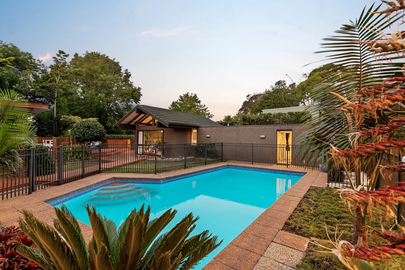 338 Point View Drive, Shamrock Park, Auckland - Carousel 2