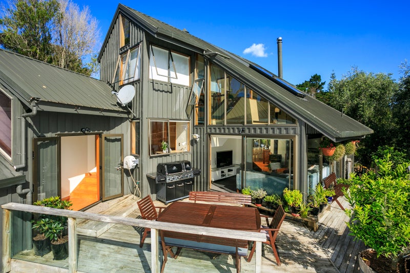 12 Hebe Place, Birkenhead, Auckland - Carousel 1