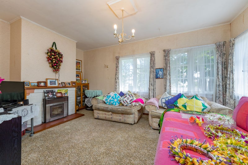 6 Bush Street, Naenae, Lower Hutt - Carousel 2