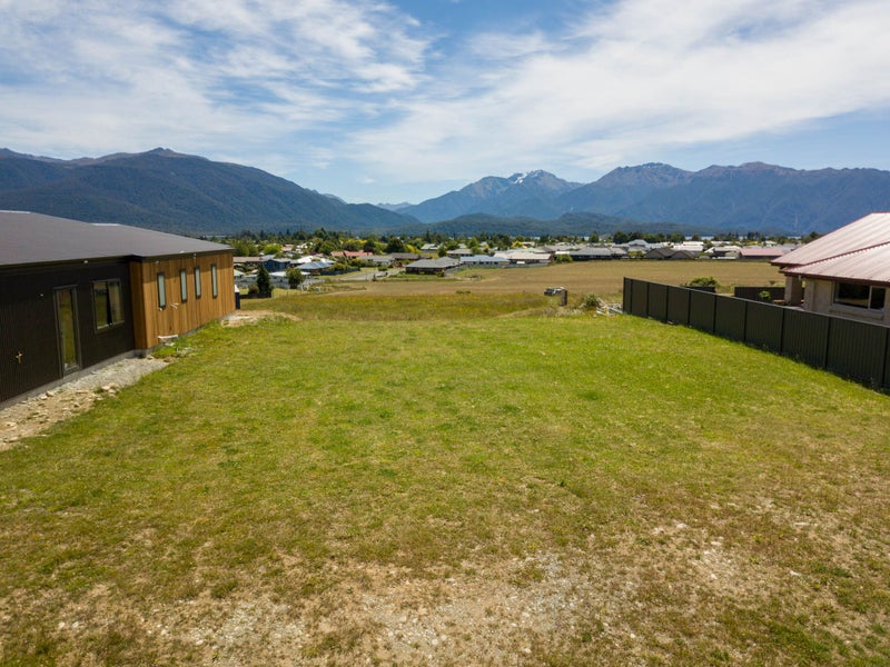 49 Burnby Drive, Te Anau, Te Anau - Carousel 1