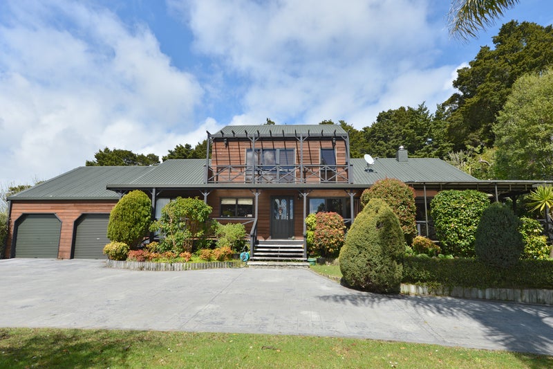 11 Granfield Place, Kamo, Whangarei - Carousel 1