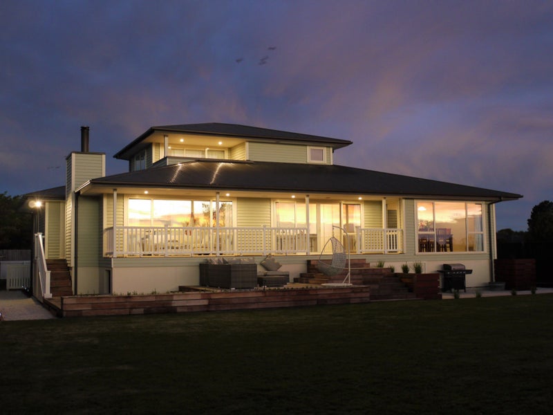7 Riverside Lane, Spencerville, Christchurch - Carousel 1