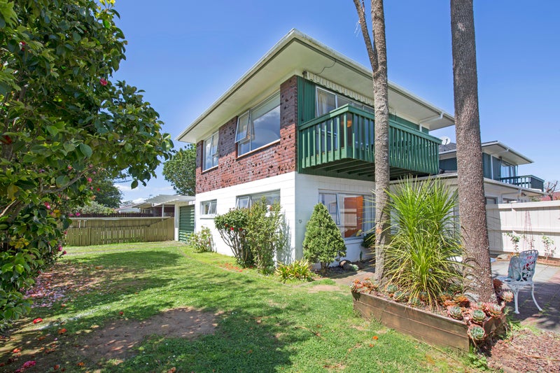 6A Butley Drive, Farm Cove, Auckland - Carousel 1