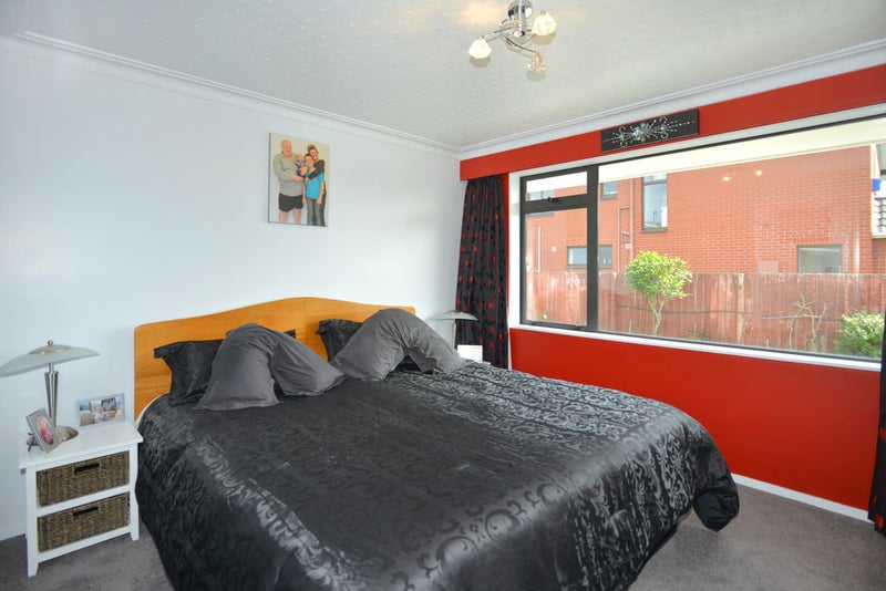 1/11 Sawtell Place, Northcote, Christchurch - Carousel 10