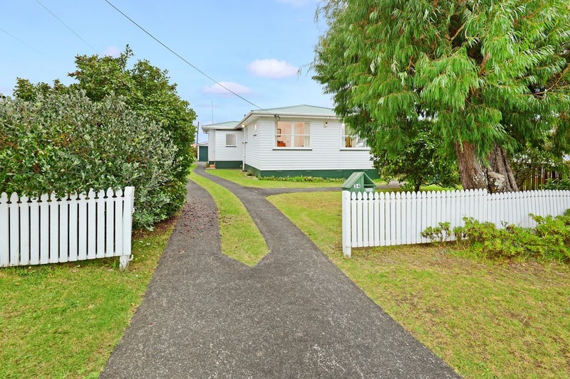 34 Tramway Road, Beach Haven, Auckland - Carousel 1