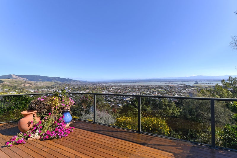 8A Leach Place, Enner Glynn, Nelson - Carousel 2