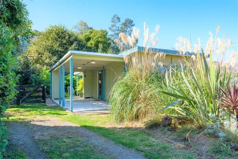 90 Hall Road, Sawyers Bay, Dunedin - Carousel 1