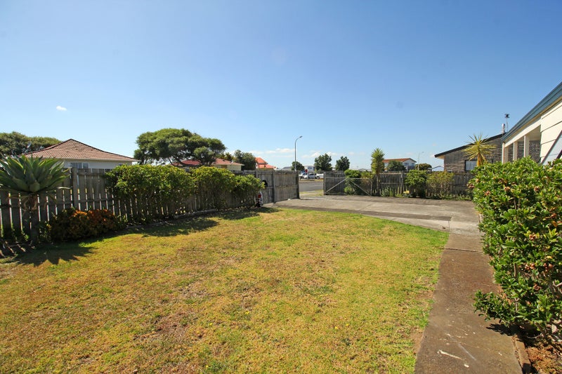 78 Maplesden Drive, Clendon Park, Auckland - Carousel 11