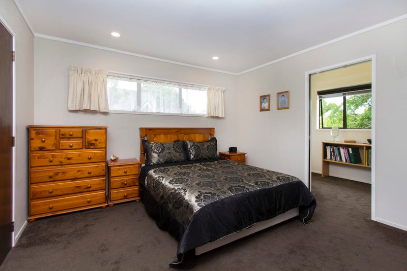36 Orinda Close, Botany Downs, Auckland - Carousel 10