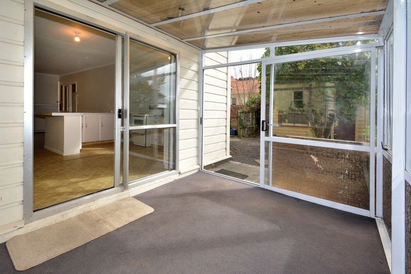 15 Playfair Street, Caversham, Dunedin - Carousel 10