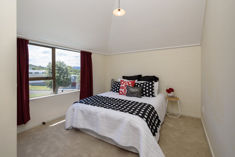 136 Akaroa Drive, Maupuia, Wellington - Carousel 10