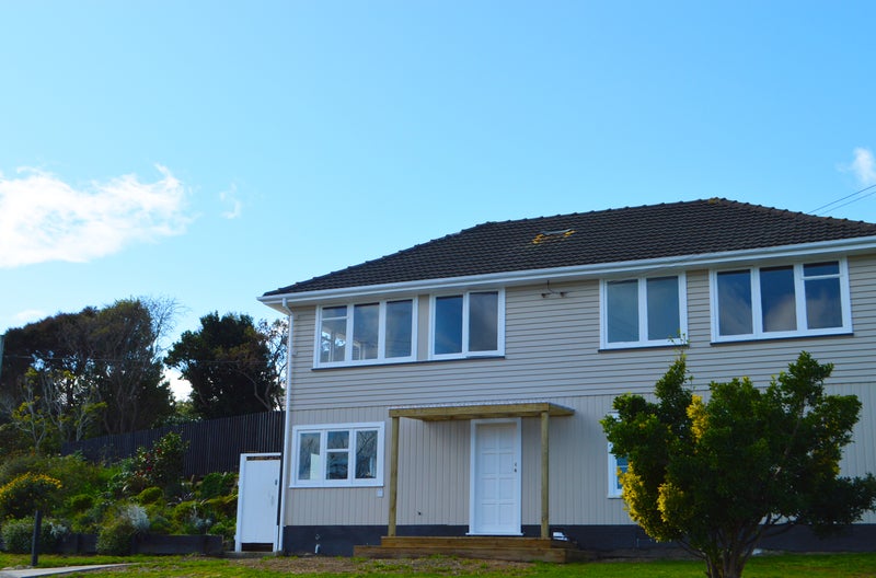 16 Hereford Street, Cannons Creek, Porirua - Carousel 2