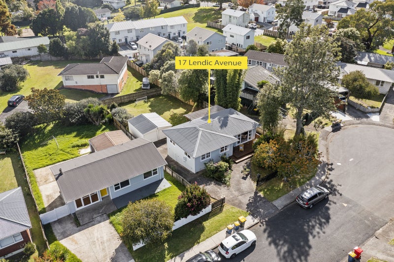 17 Lendic Avenue, Henderson, Auckland - Carousel 19
