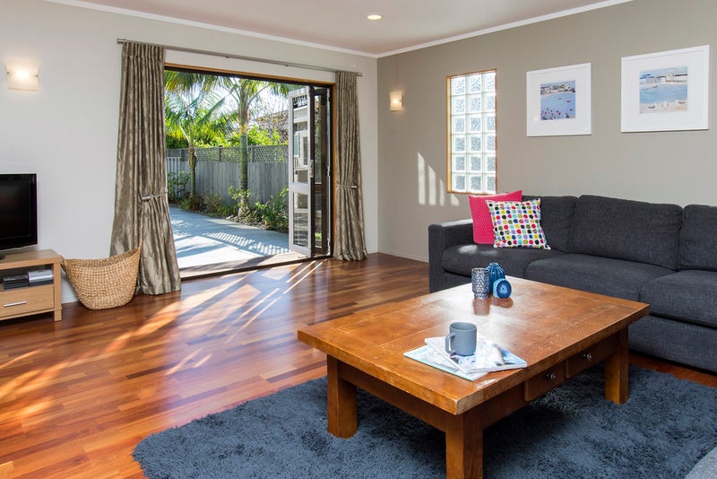 16 Rogers Avenue, Eastern Beach, Auckland - Carousel 10