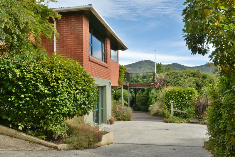 8 Prospect Row, Roseneath, Dunedin - Carousel 2