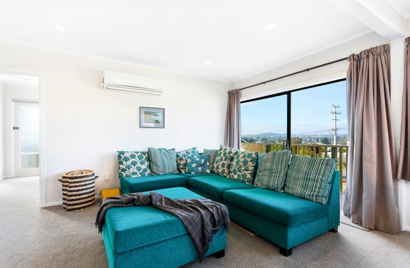 124 Hepburn Road, Glendene, Auckland - Carousel 2