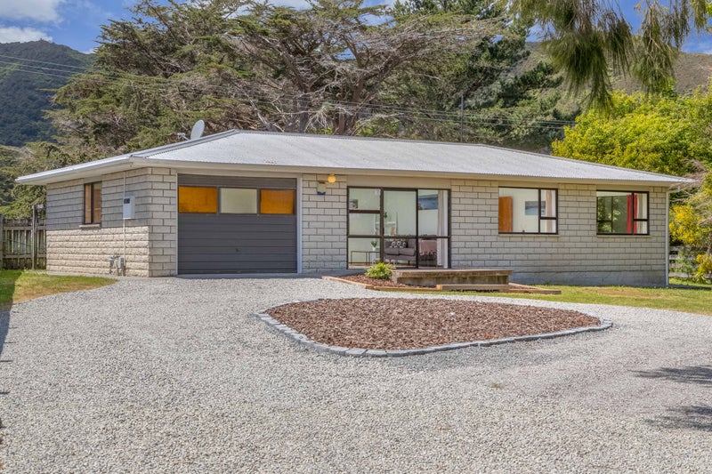 344 Wellington Road, Wainuiomata, Lower Hutt - Carousel 2
