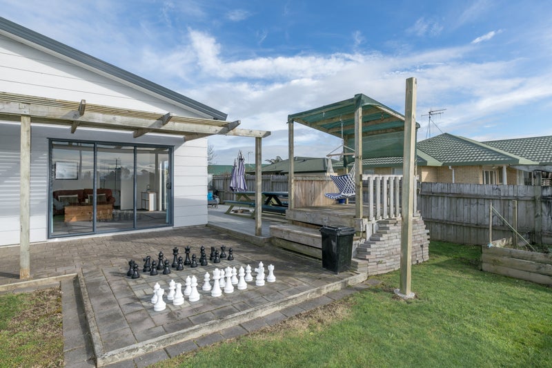 41 Raleigh Avenue, Fairview Downs, Hamilton - Carousel 2