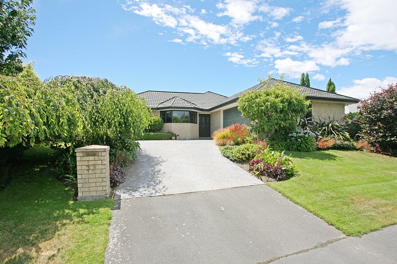 37 Millstream Drive, Lincoln, Lincoln - Carousel 2