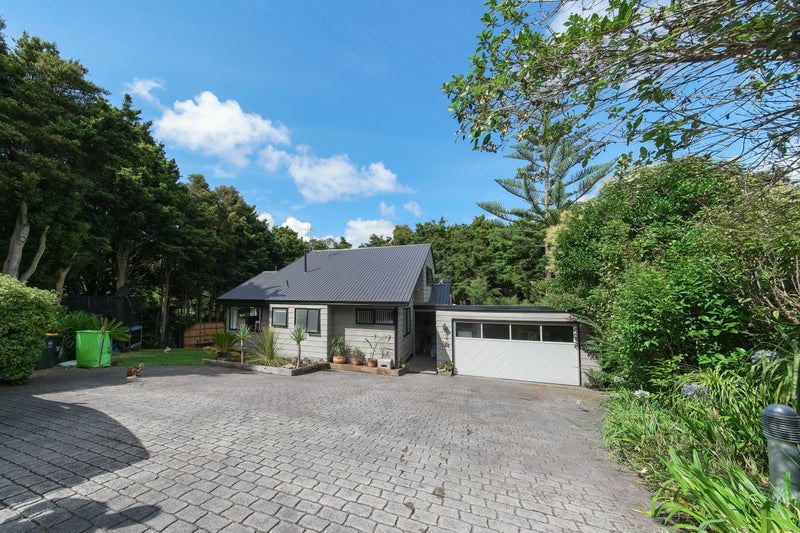 24 Paulownia Place, Totara Heights, Auckland - Carousel 2