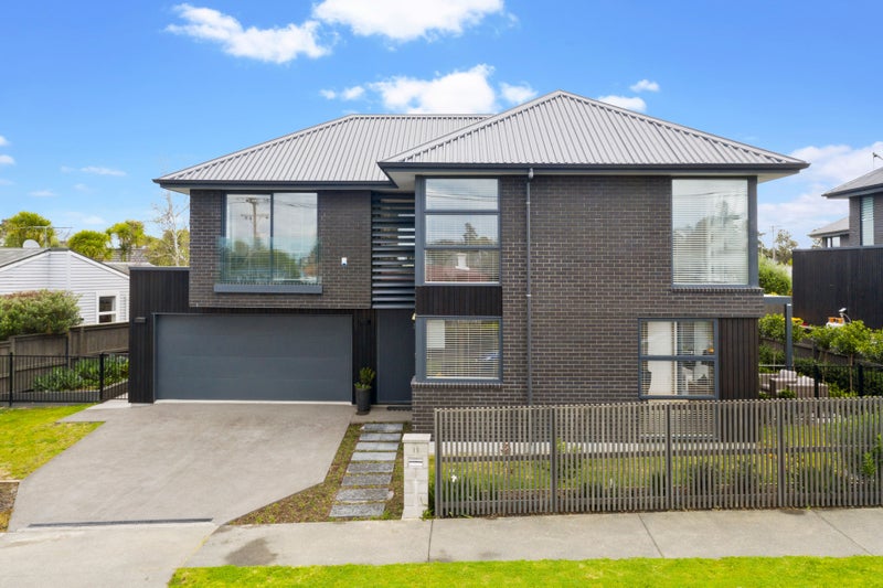 15 Silverton AVenue, Wai O Taiki Bay, Auckland - Carousel 1