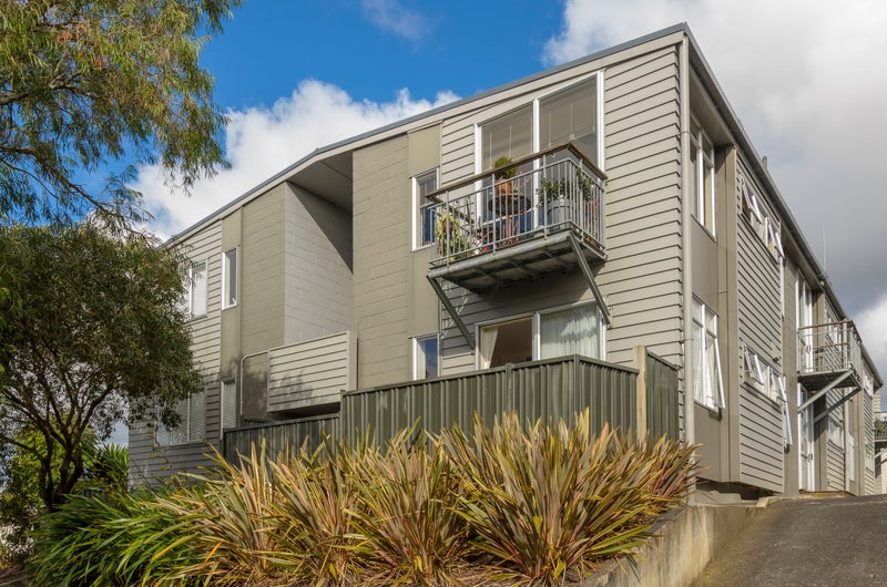 12/90 Crummer Road, Grey Lynn, Auckland - Carousel 1