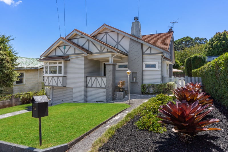 14 Rewa Road, Three Kings, Auckland - Carousel 1