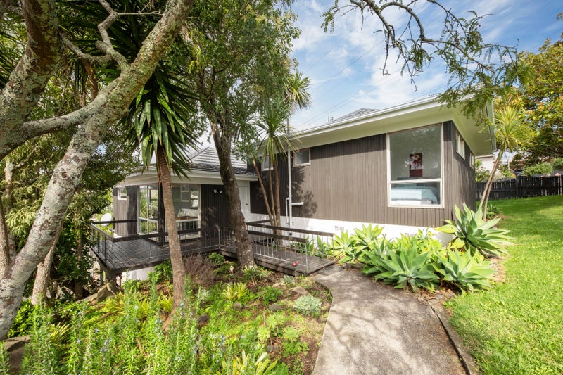 42 Halsey Drive, Lynfield, Auckland - Carousel 2