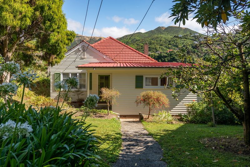18 Trelissick Crescent, Ngaio, Wellington - Carousel 1