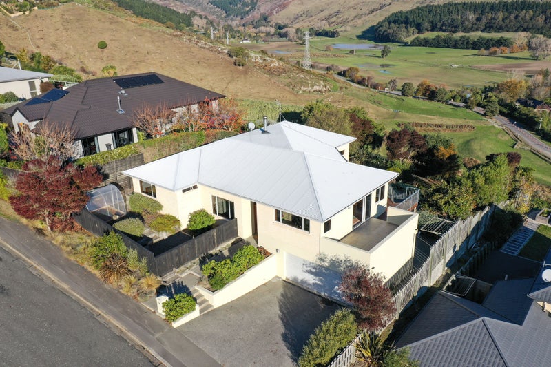 38 Highcrest Heights, Westmorland, Christchurch - Carousel 33