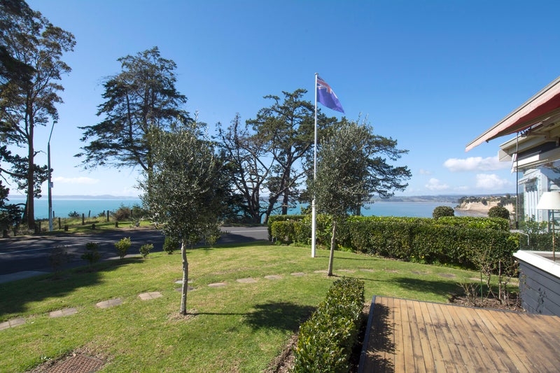 62 Marine Parade, Mellons Bay, Auckland - Carousel 2