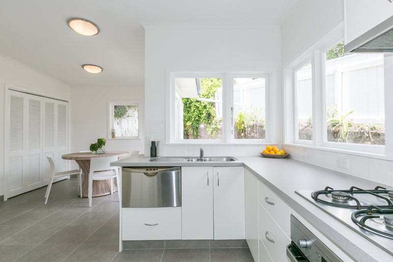 2 Seapoint Road, Bluff Hill, Napier - Carousel 10