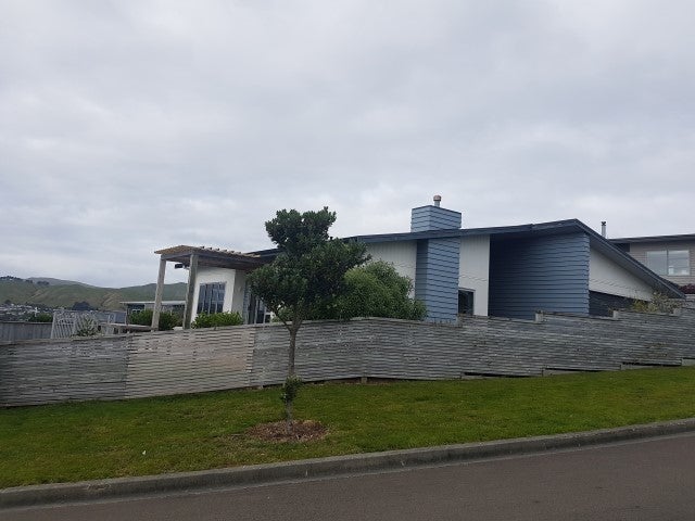 9 Kahurangi Heights, Aotea, Porirua - Carousel 1