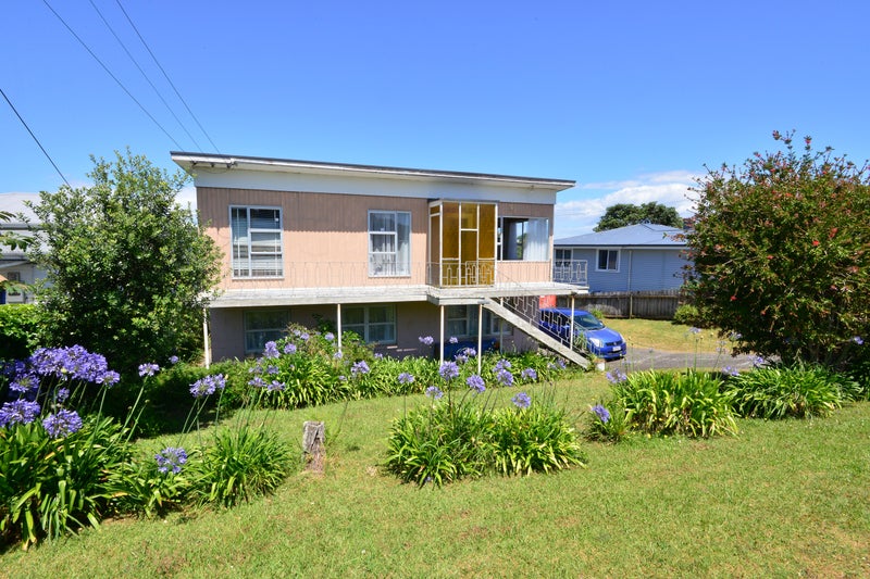 1 Shakespear Road, Army Bay, Whangaparaoa - Carousel 1