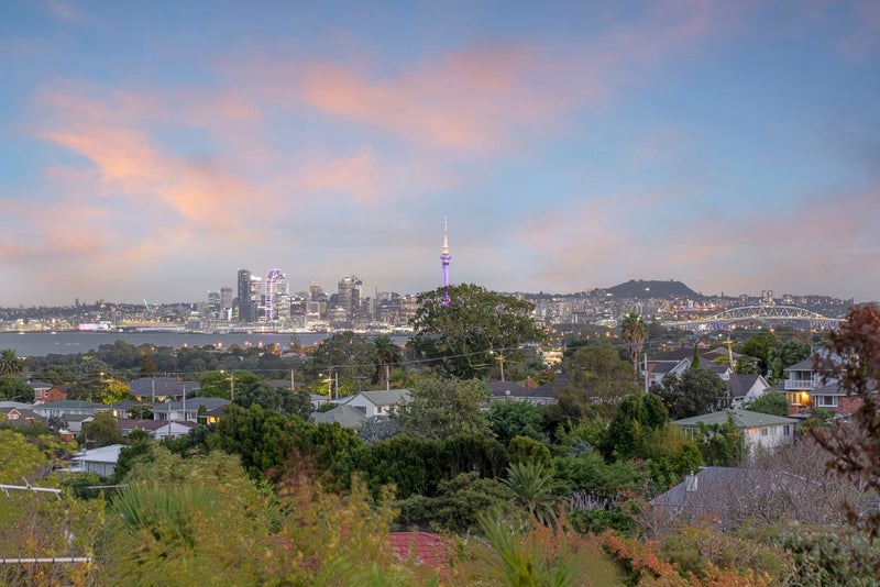 1/92 Ocean View Road, Northcote, Auckland - Carousel 2