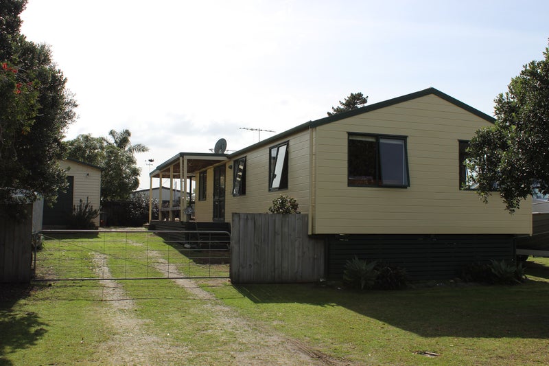 13 View Road, Ostend, Waiheke Island - Carousel 1