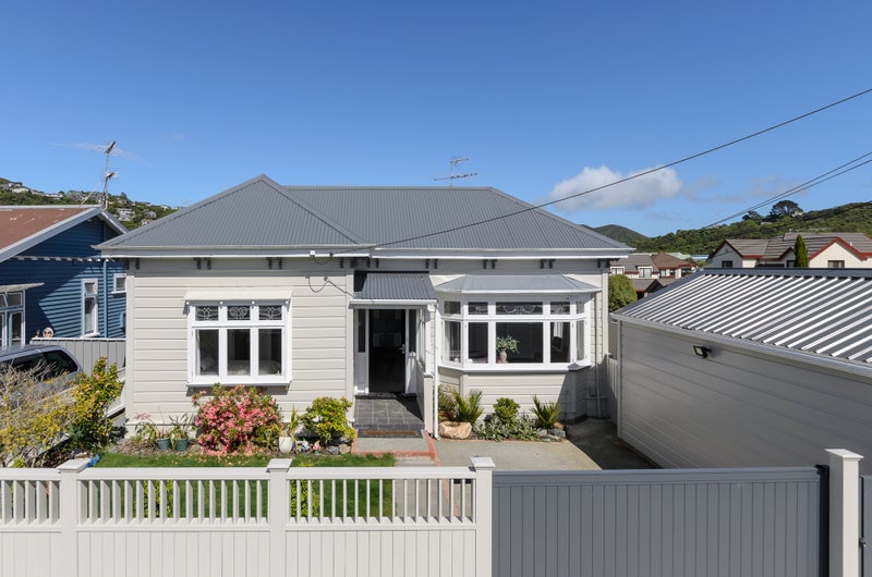 18 Campbell Street, Karori, Wellington - Carousel 2