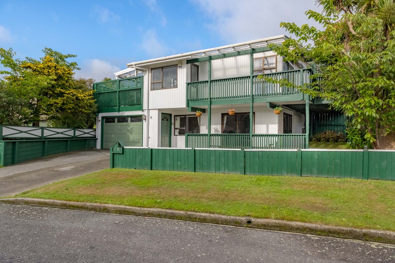 9 Bexley Grove, Wainuiomata, Lower Hutt - Carousel 1