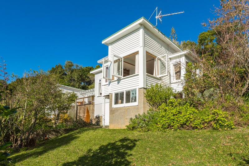 5 Coromandel Road, Oneroa, Waiheke Island - Carousel 2