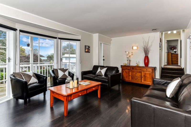 38 Japonica Drive, Beach Haven, Auckland - Carousel 2