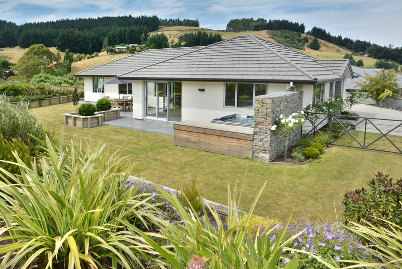 24 Glendermid Close, Sawyers Bay, Port Chalmers - Carousel 1