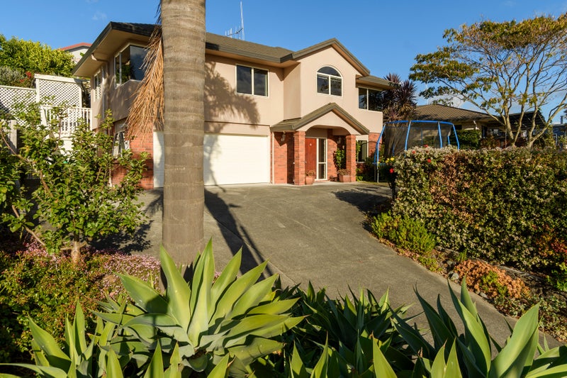 31 Village Park Drive, Welcome Bay, Tauranga - Carousel 1