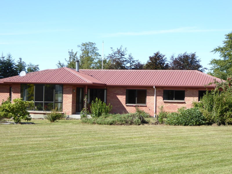 11A Main Street, Methven, Ashburton - Carousel 1