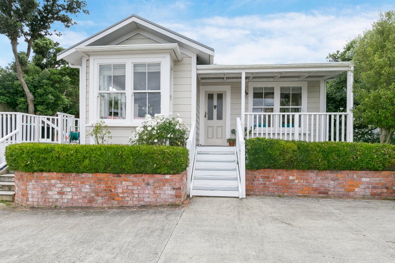 32A Dimock Street, Titahi Bay, Porirua - Carousel 1