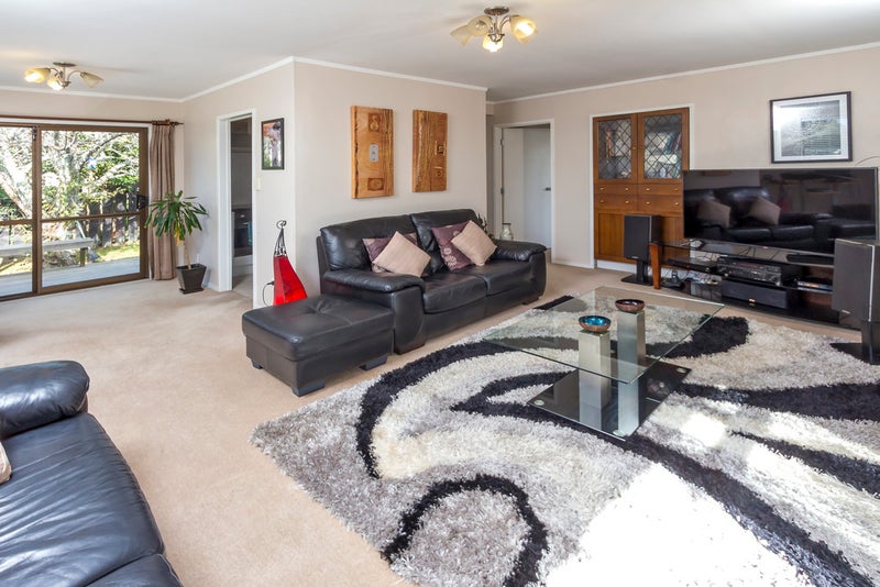 2/140 Moore Street, Howick, Auckland - Carousel 2